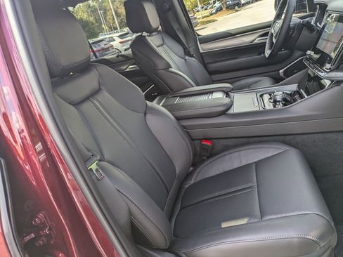 New 2025 Jeep Wagoneer Series II w/ Convenience Group I image 30