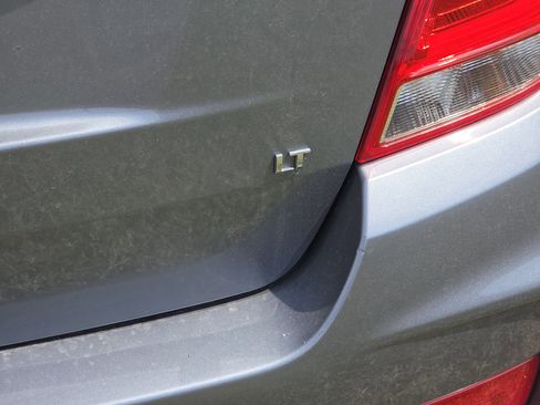 Used 2019 Chevrolet Trax LT w/ LT Convenience Package image 5