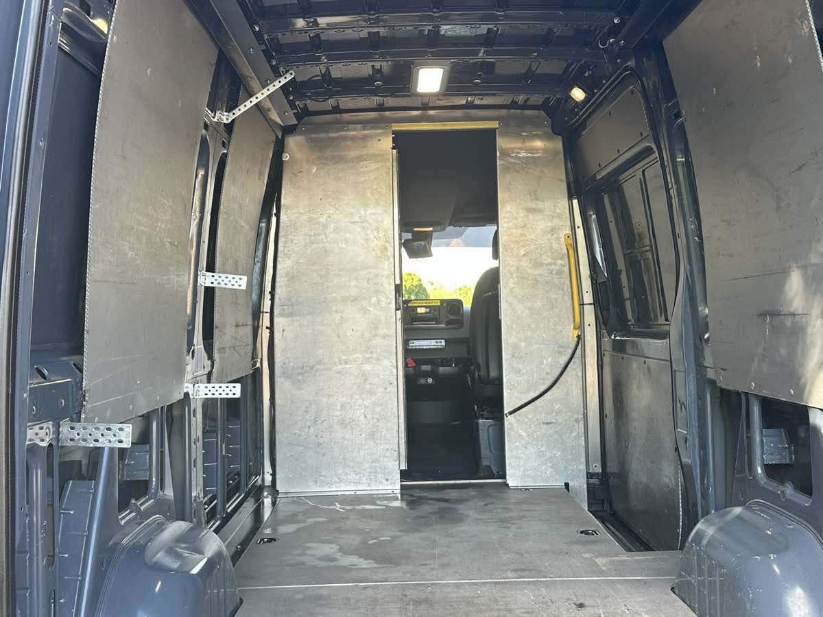 Used 2019 Mercedes-Benz Sprinter 144 image 24