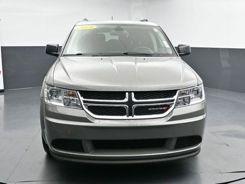 Used 2019 Dodge Journey SE image 3