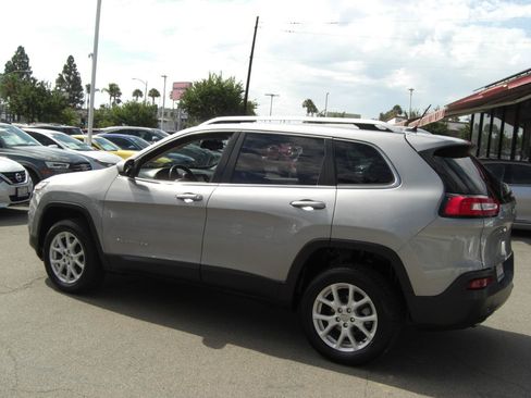 Used 2015 Jeep Cherokee Latitude FWD image 11