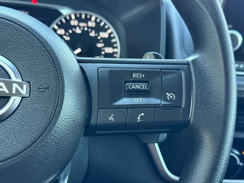 Used 2024 Nissan Rogue S FWD image 27