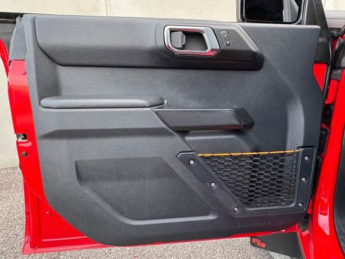 Used 2024 Ford Bronco Badlands image 12