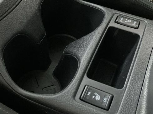 Used 2022 Nissan Rogue Sport SV FWD image 40