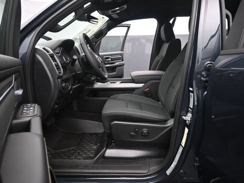 New 2026 RAM 1500 4x4 Crew Cab image 10