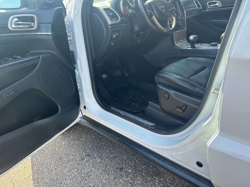 Used 2015 Jeep Grand Cherokee Limited image 3