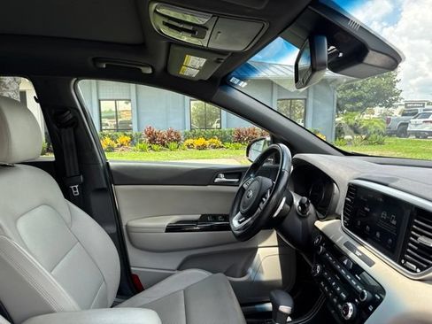 Used 2020 Kia Sportage S w/ S Premium Package FWD image 11