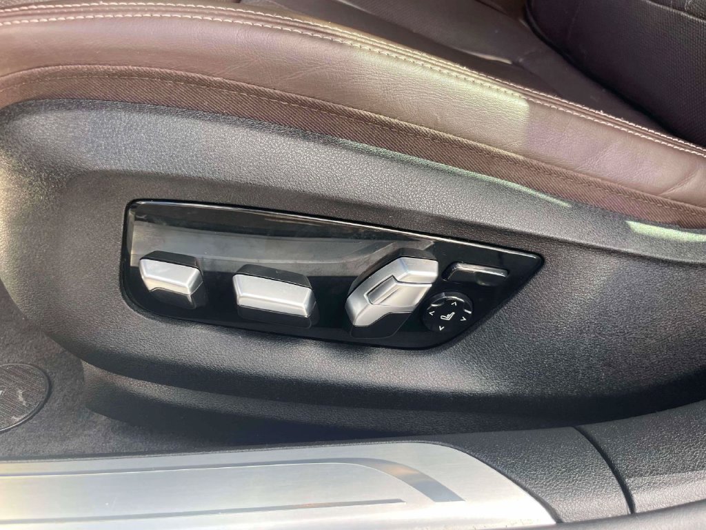 Used 2019 BMW 750i xDrive w/ Autobahn Package AWD/4WD image 17