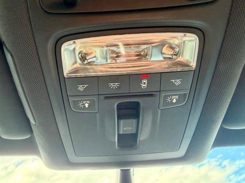 Used 2018 Audi Q3 2.0T Premium FWD image 19