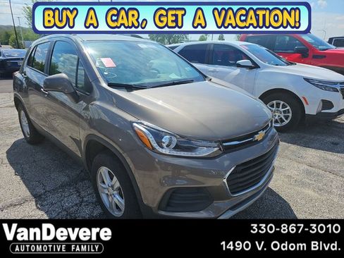 Used 2022 Chevrolet Trax LT w/ Driver Confidence Package AWD/4WD image 1
