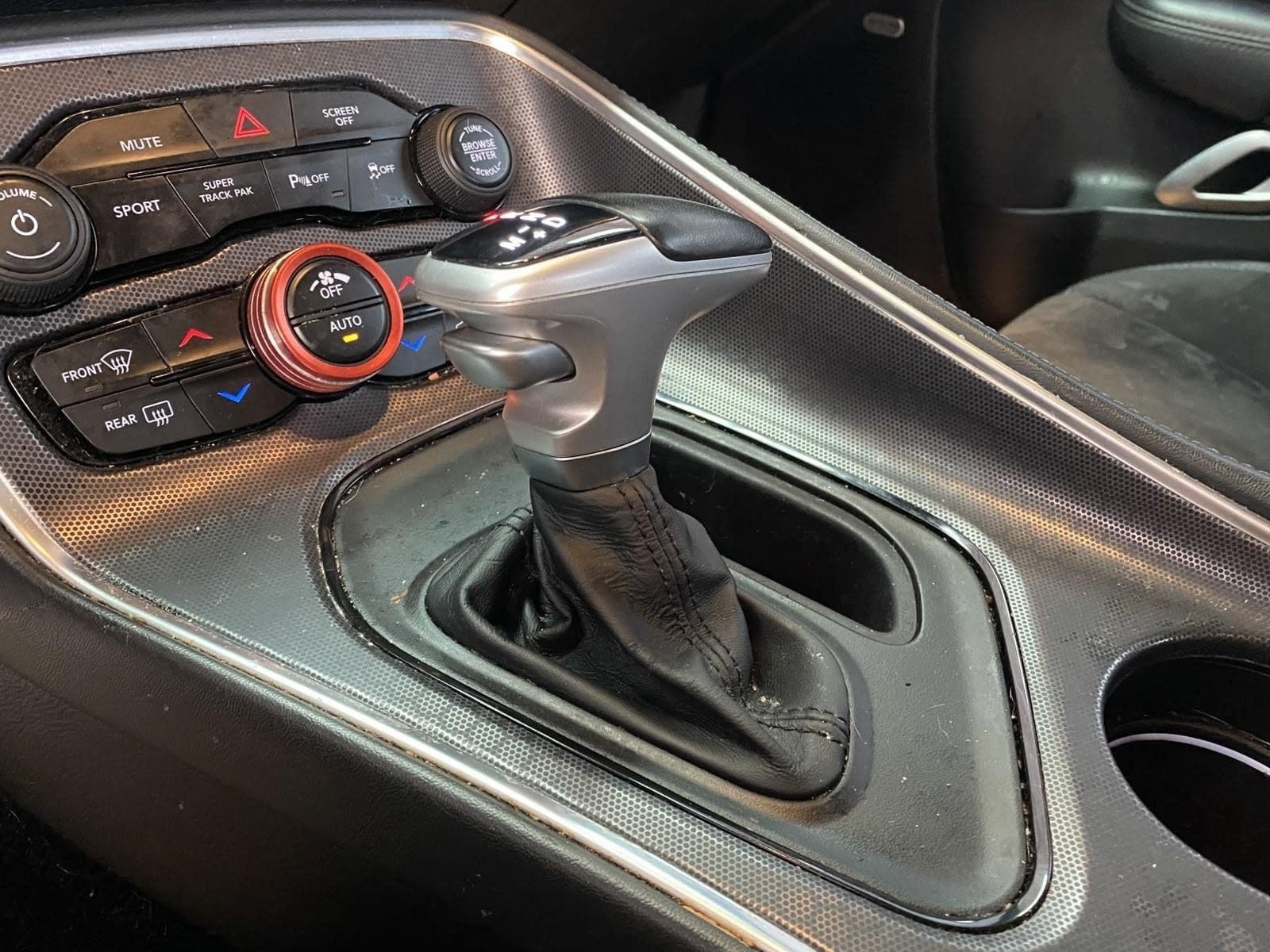 Used 2018 Dodge Challenger R/T Scat Pack w/ Leather Interior Group RWD image 19