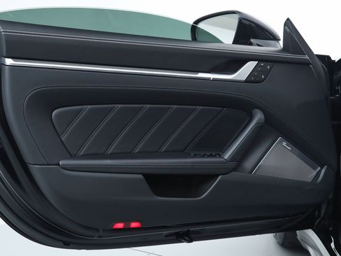 Used 2025 Porsche 911 Turbo S AWD/4WD image 24