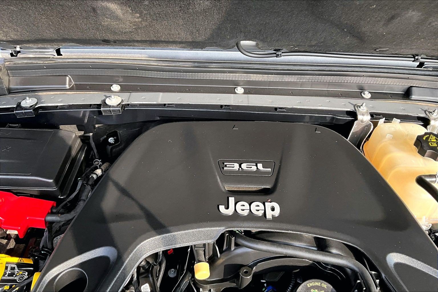 Used 2021 Jeep Gladiator Overland AWD/4WD image 31