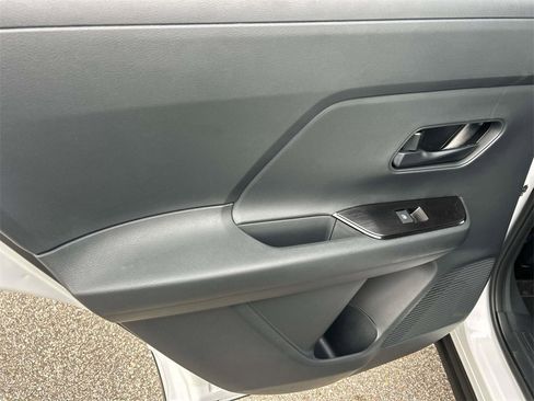 New 2026 Nissan Kicks S image 17