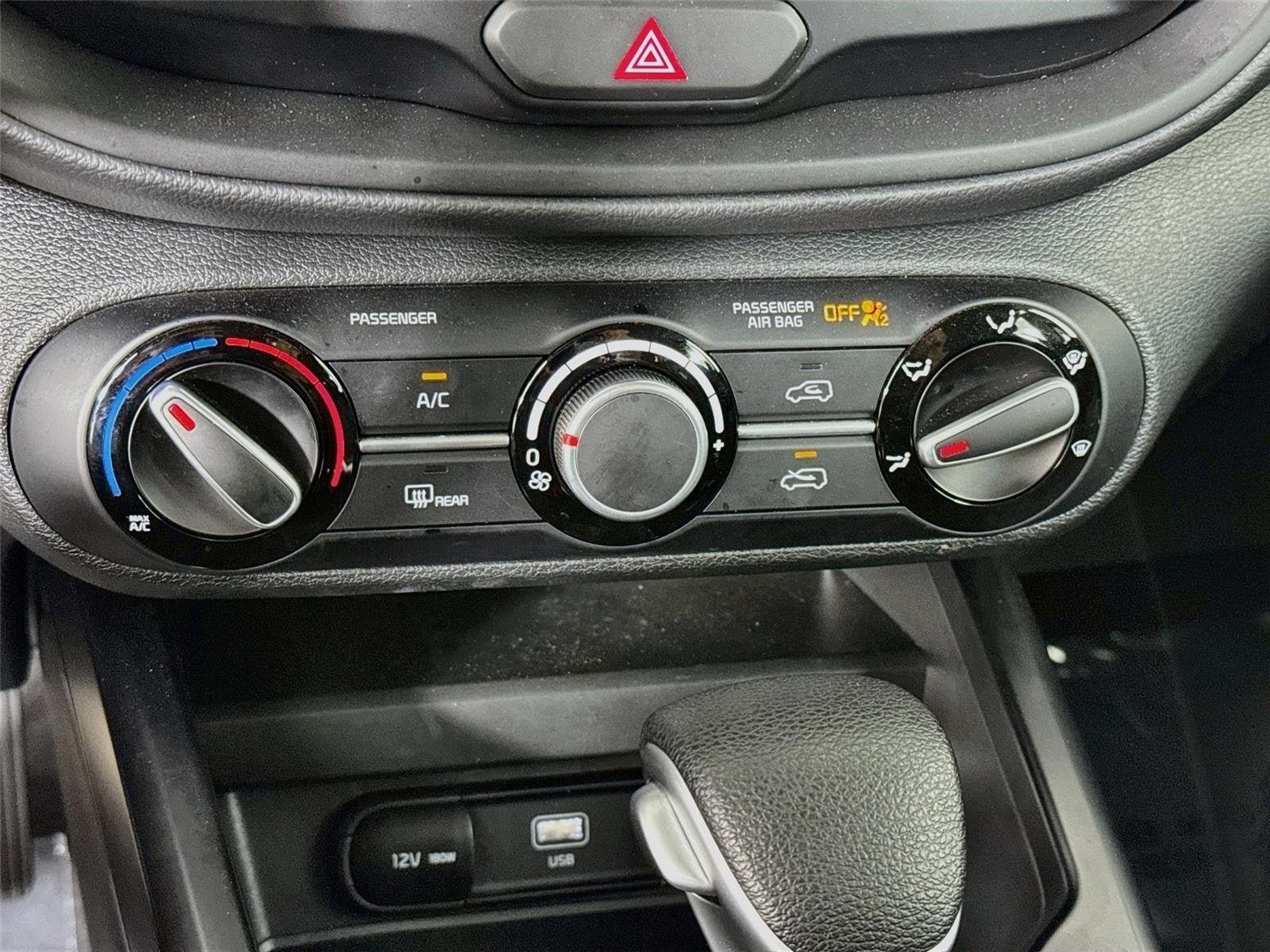 Certified 2025 Kia Soul LX w/ LX Technology Package FWD image 16