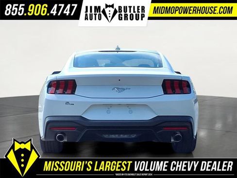 Used 2026 Ford Mustang Premium RWD image 4