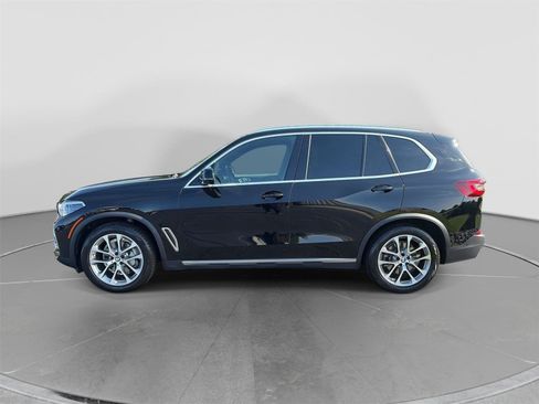 Used 2022 BMW X5 xDrive40i w/ Executive Package AWD/4WD image 2