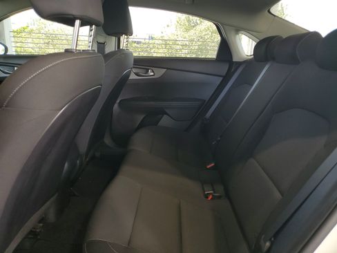 Used 2020 Kia Forte LXS FWD image 9
