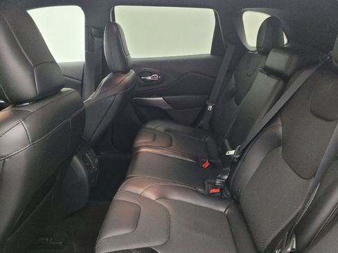 Used 2019 Jeep Cherokee High Altitude AWD/4WD image 18
