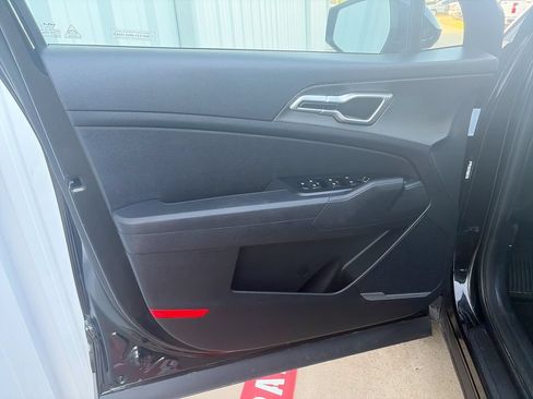 Used 2024 Kia Sportage LX AWD/4WD image 23
