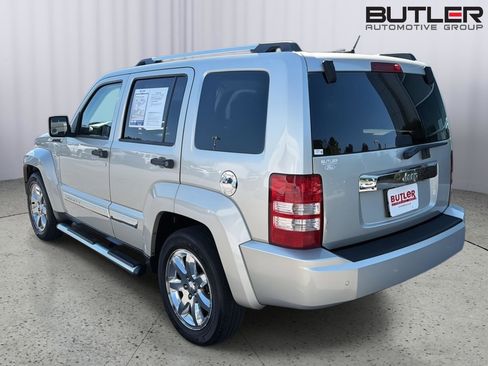 Used 2009 Jeep Liberty Limited w/ Premium Group II AWD/4WD image 4