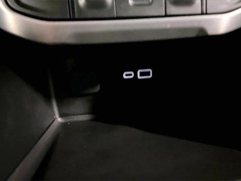 Certified 2023 GMC Acadia SLE w/ Driver Convenience Package image 24