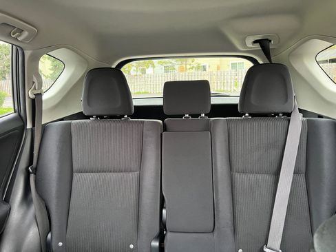 Used 2016 Toyota RAV4 LE AWD/4WD image 29