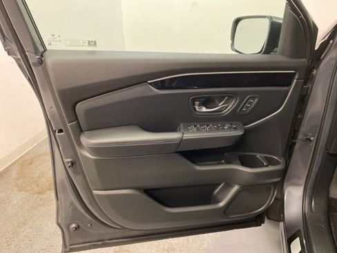 Certified 2025 Honda Pilot EX-L image 18