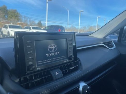 Used 2020 Toyota RAV4 XLE image 37