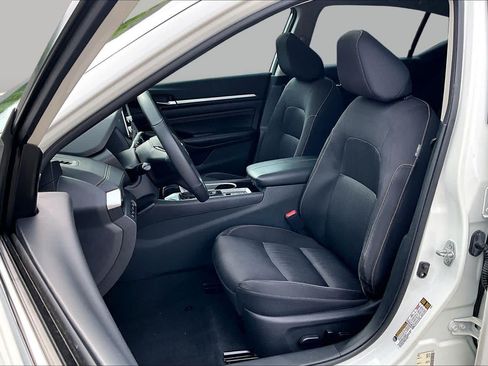 Certified 2022 Nissan Altima 2.5 SV w/ SV Premium Package FWD image 8