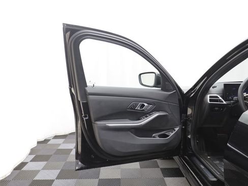 Used 2026 BMW 330i xDrive Sedan AWD/4WD image 4