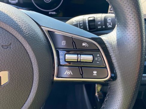 Certified 2024 Kia Seltos SX w/ SX Sunroof Package AWD/4WD image 18