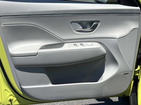 Used 2024 Hyundai Kona Limited AWD/4WD image 23