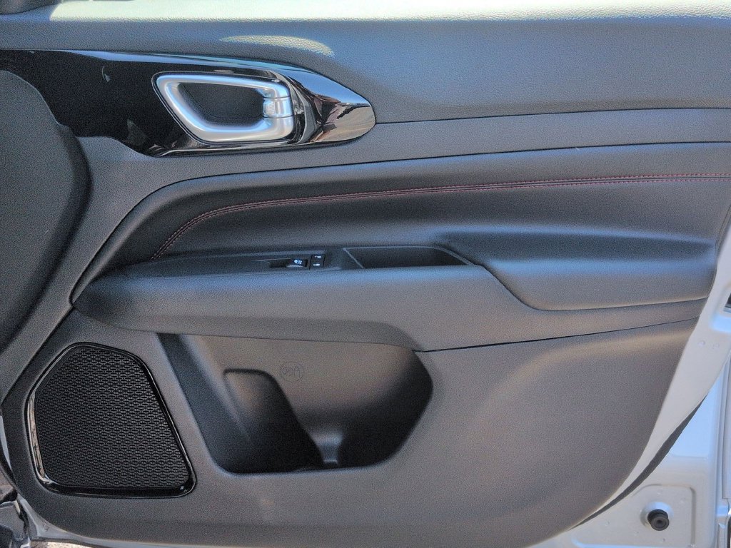 New 2026 Jeep Compass Trailhawk AWD/4WD image 31