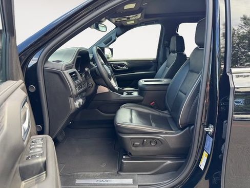 Used 2024 GMC Yukon XL SLT w/ SLT Luxury Package AWD/4WD image 11