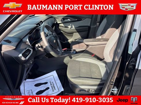 Used 2023 Chevrolet TrailBlazer LT FWD image 9
