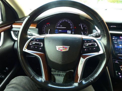 Used 2017 Cadillac XTS Luxury FWD image 29