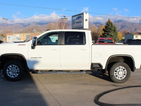 Used 2023 Chevrolet Silverado 2500 LT w/ Convenience Package image 34