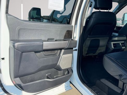 Used 2024 Ford F250 Lariat image 34