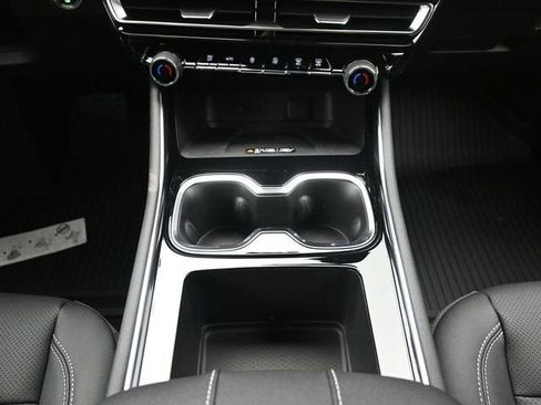 New 2026 Chevrolet Traverse LT w/ Midnight/Sport Edition image 24