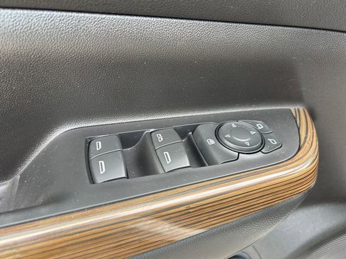 Used 2023 GMC Acadia SLE w/ Driver Convenience Package image 20