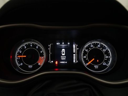 Used 2015 Jeep Cherokee Latitude w/ Comfort/Convenience Group image 2