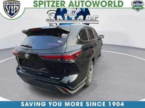 Used 2024 Toyota Highlander XLE image 9