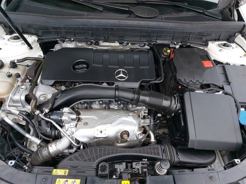 Used 2020 Mercedes-Benz GLB 250 4MATIC image 39