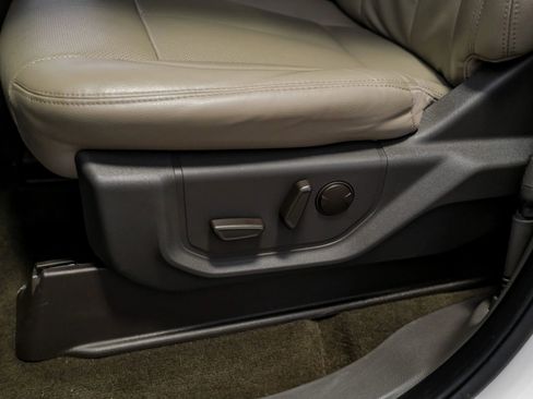 Used 2020 Ford Expedition XLT w/ Equipment Group 202A image 28