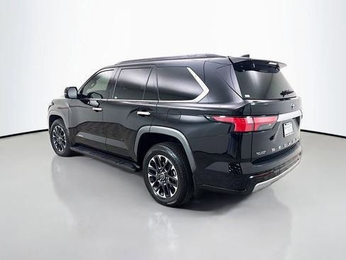 Used 2023 Toyota Sequoia Limited w/ Tow Technology Package AWD/4WD image 5