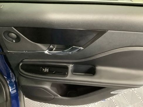 Used 2021 Lincoln Corsair Reserve w/ Equipment Group 201A image 31