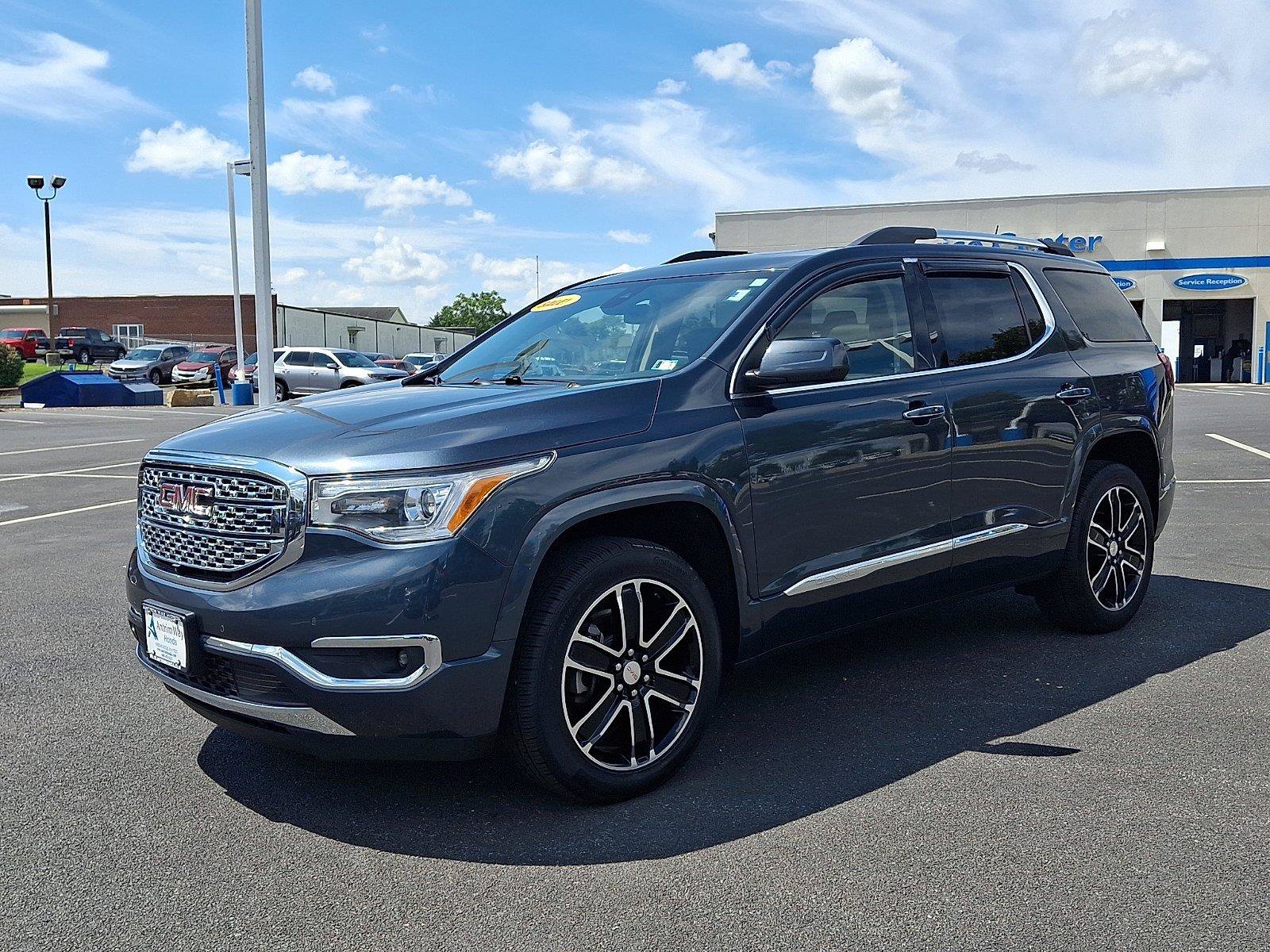 Used 2019 GMC Acadia Denali w/ Technology Package AWD/4WD image 3