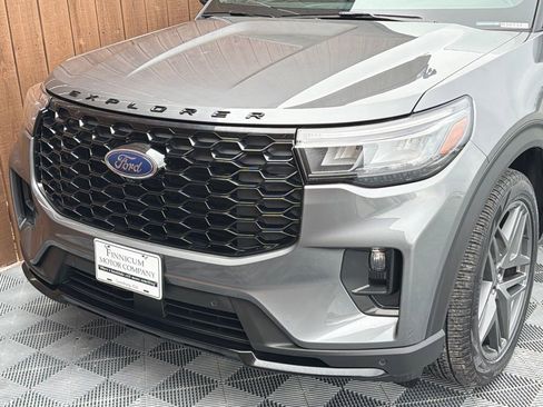 Used 2025 Ford Explorer ST-Line w/ ST-Line Street Pack image 20