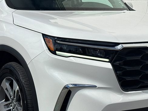 Used 2024 Honda Pilot EX-L image 10